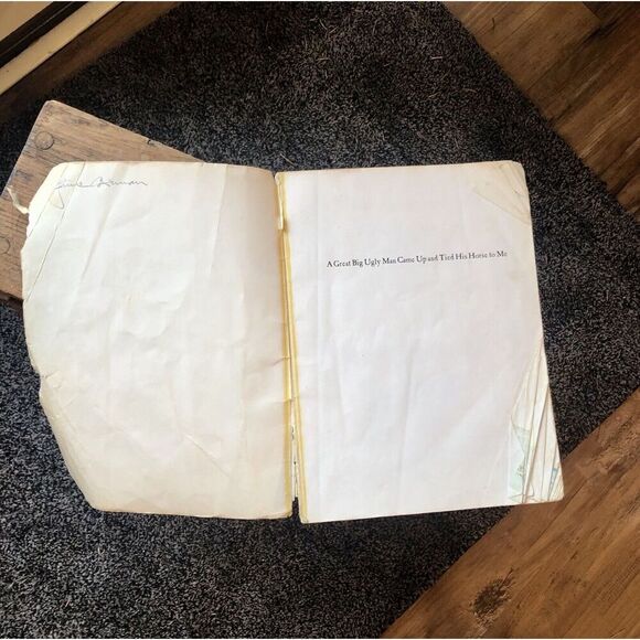 A Great Big Ugly Man Came up and Tied His Horse to Me: A Book of Nonsense Verse - Picture 8 of 8